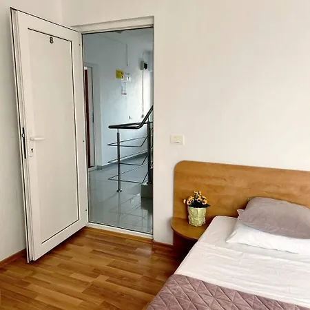 Raysa Si Andrei Homestay