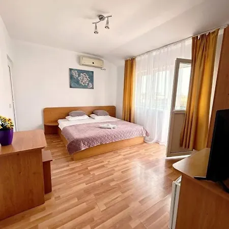 Raysa Si Andrei Homestay Costinesti