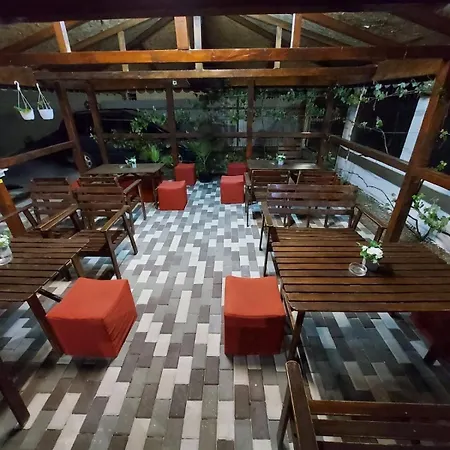 Raysa Si Andrei Homestay