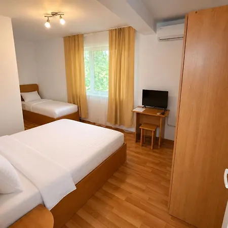 Homestay Raysa Si Andrei
